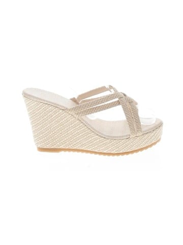 Unbranded Wedges (view 1)