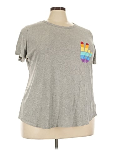 Old Navy Short Sleeve T-Shirt (view 1)