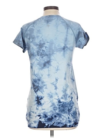 Lululemon Athletica Short Sleeve T-Shirt (view 2)