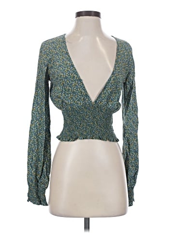 Urban Outfitters Long Sleeve T-Shirt (view 1)