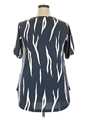 Lularoe Short Sleeve Blouse (view 2)