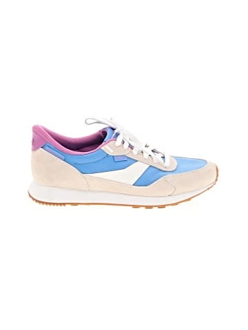 KIZIK Sneakers (view 1)