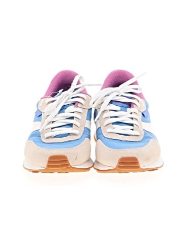 KIZIK Sneakers (view 2)