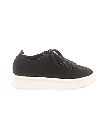 BP. Sneakers (view 1)