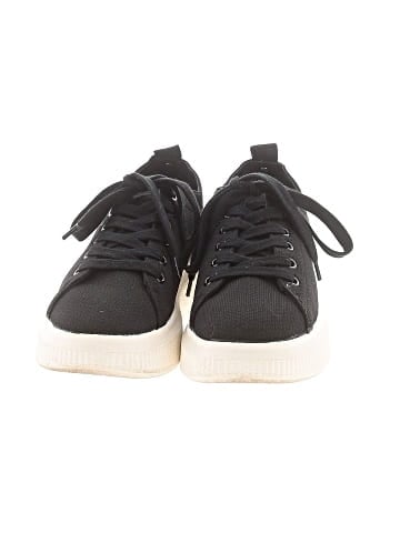 BP. Sneakers (view 2)