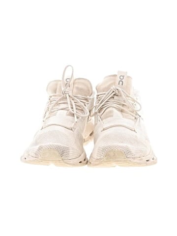 On Cloud Sneakers (view 2)