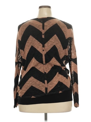 Chelsea & Theodore Pullover Sweater (view 2)