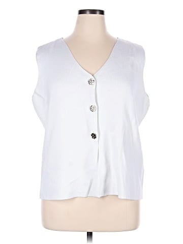 Cyrus Sleeveless Button-Down Shirt (view 1)