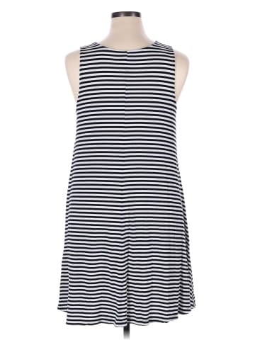Old Navy Casual Dress (view 2)