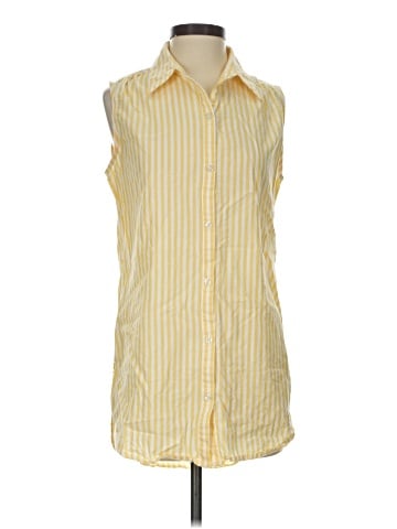 North Style Sleeveless Button-Down Shirt (view 1)