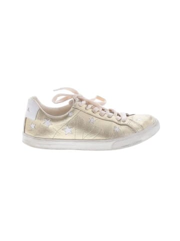 VEJA Sneakers (view 1)