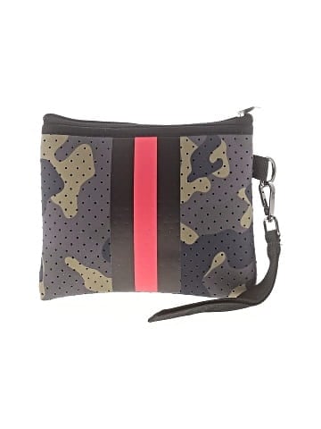 Unbranded Wristlet (view 1)