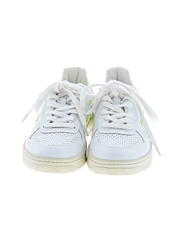 VEJA Sneakers (view 2)