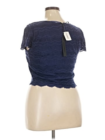 Le Chateau Short Sleeve Top (view 2)