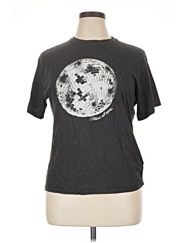 H&M Short Sleeve T-Shirt (view 1)