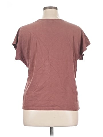 Uniqlo Short Sleeve T-Shirt (view 2)