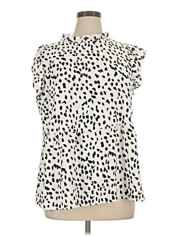 Angashion Sleeveless Blouse (view 1)