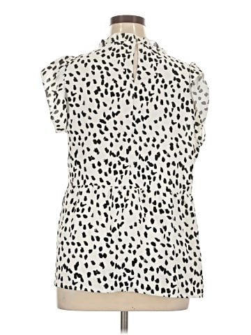 Angashion Sleeveless Blouse (view 2)