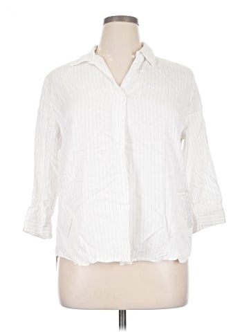 Uniqlo 3/4 Sleeve Button-Down Shirt (view 1)