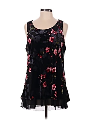 The Pyramid Collection Casual Dress (view 1)