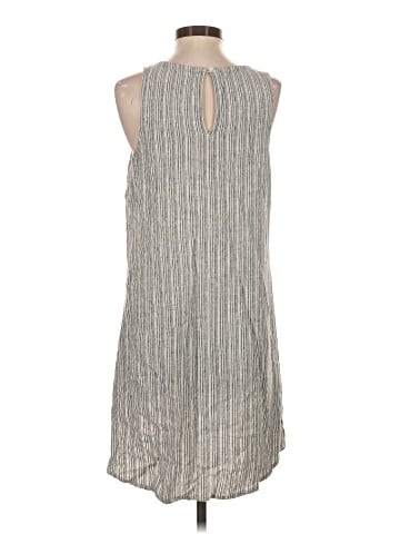 Old Navy Casual Dress (view 2)