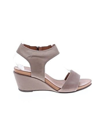 Bueno Wedges (view 1)