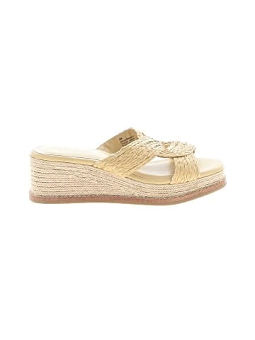 Splendid Wedges (view 1)