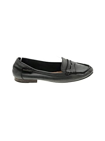 Coach Flats (view 1)