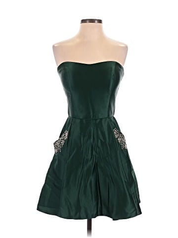 Blondie Nites Cocktail Dress (view 1)