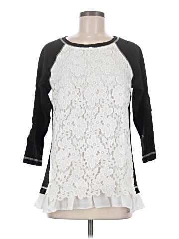 Lululemon Athletica 3/4 Sleeve Top (view 1)