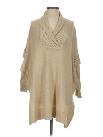 Alya Poncho (view 1)