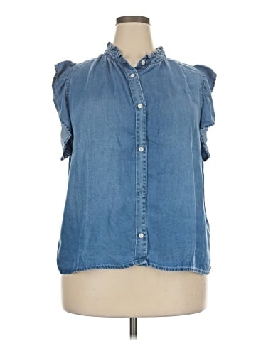 H&M Sleeveless Button-Down Shirt (view 1)