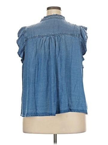 H&M Sleeveless Button-Down Shirt (view 2)