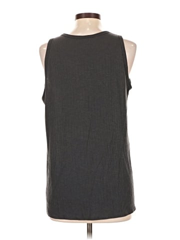 Old Navy Sleeveless T-Shirt (view 2)