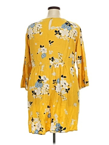 Old Navy Casual Dress (view 2)
