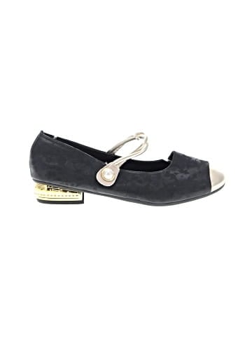 Unbranded Flats (view 1)