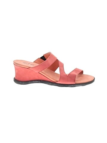 Arche Wedges (view 1)