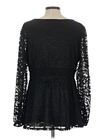 Torrid 3/4 Sleeve T-Shirt (view 2)