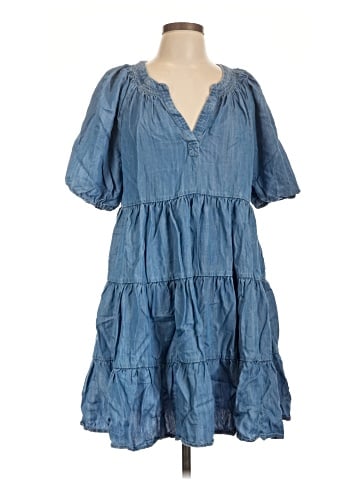 Crown & Ivy Casual Dress (view 1)