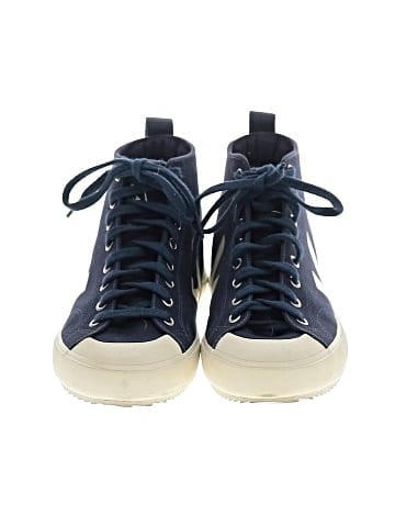 VEJA Sneakers (view 2)
