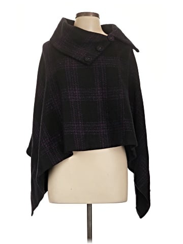 Alberto Makali Poncho (view 1)