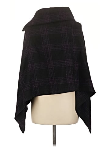 Alberto Makali Poncho (view 2)