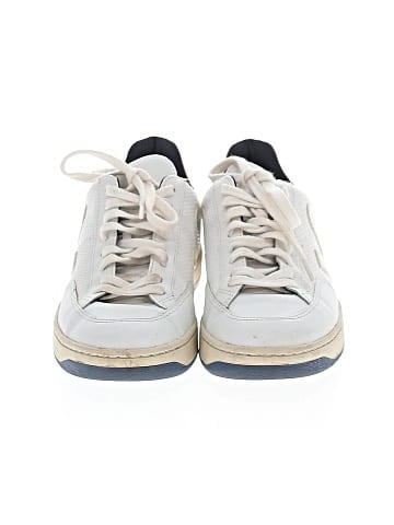 VEJA Sneakers (view 2)