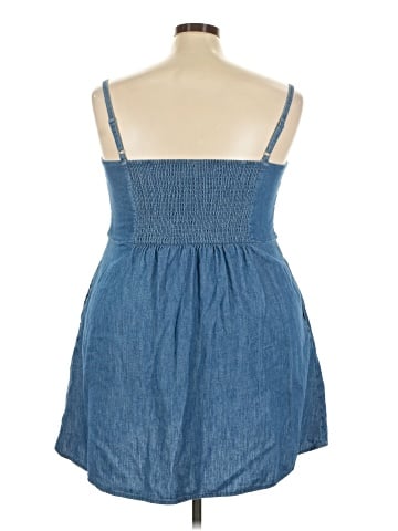 Old Navy Casual Dress (view 2)