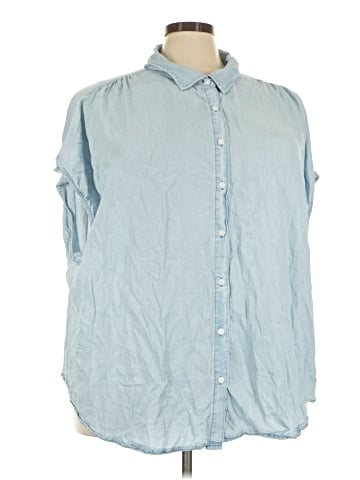Torrid Short Sleeve Button-Down Shirt (view 1)
