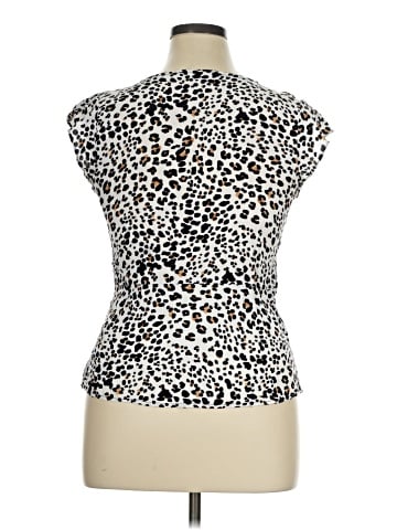 Sanctuary Sleeveless Blouse (view 2)