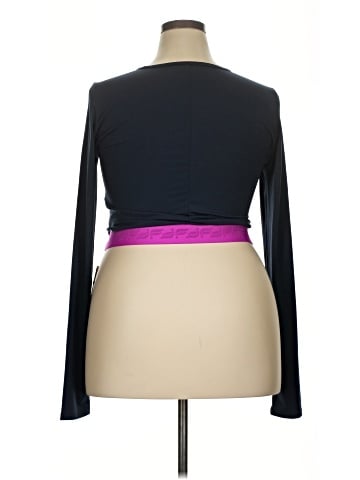 Fabletics Long Sleeve T-Shirt (view 2)