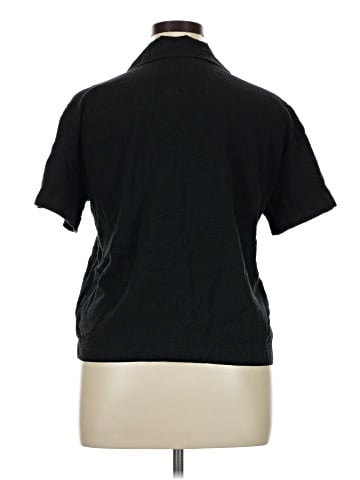 Fabletics Short Sleeve Button-Down Shirt (view 2)