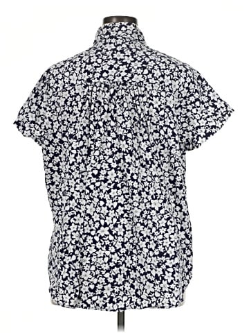 Lane Bryant Short Sleeve Button-Down Shirt (view 2)