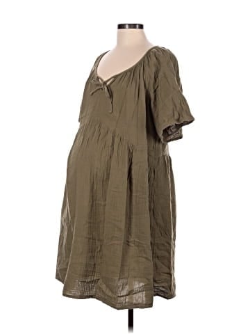 Old Navy - Maternity 3/4 Sleeve T-Shirt (view 1)